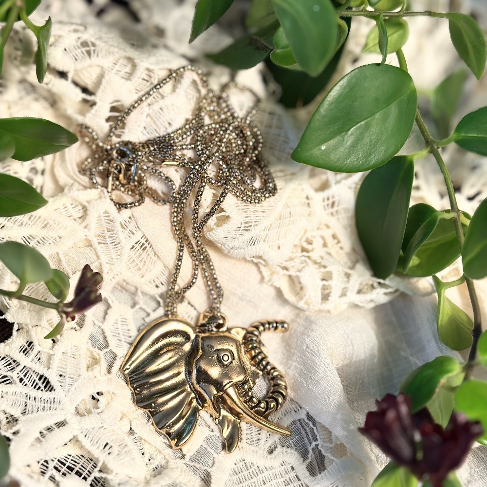 Unique elephant necklace